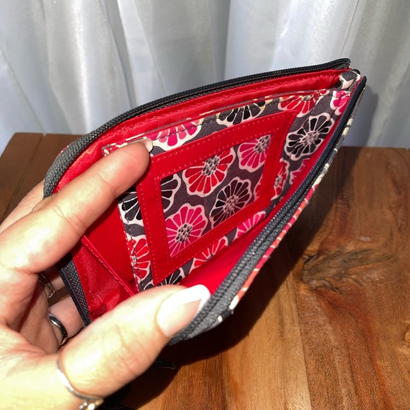 Vera Bradley wristlet - Picture 5 of 5